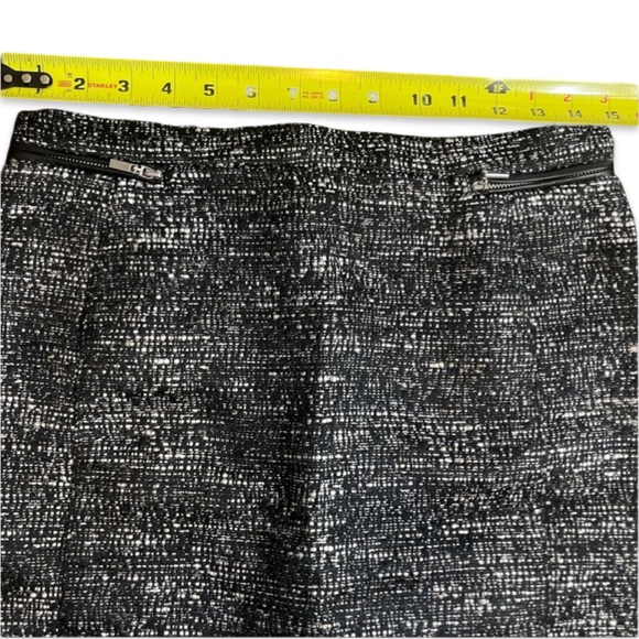 H&M || Boucle Mini Skirt | Black & White || size 10 - Picture 9 of 13